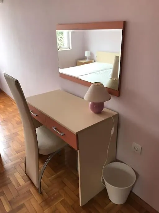 Star Ray Apartment Warna